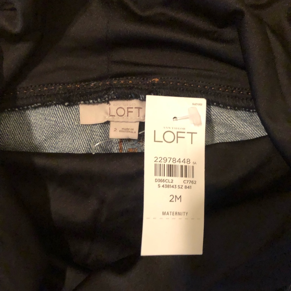 NWT LOFT Maternity Denim Roll Cuff Shorts - Picture 2 of 5